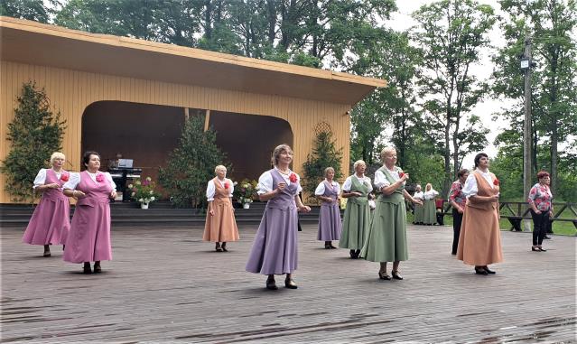 vasaras saulgriežu ieskaņu koncertā Trikātā